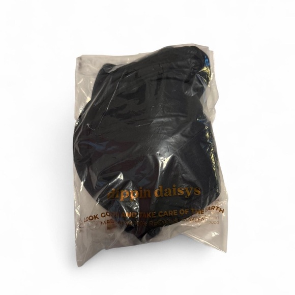 Dippin Daisy’s - West Coast Underwire Bikini Top - Black - L - Picture 4 of 12